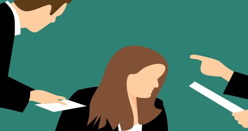 Molestie sessuali e trasferimento discriminatorio della lavoratrice